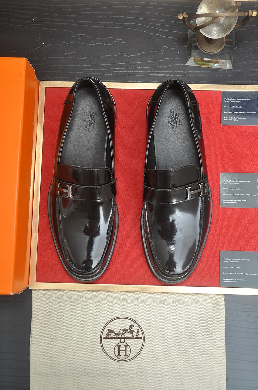 Factory price 500💶[HERMES] (cowhide lining)🍀Italian top luxury🍀He does not pursue novel styles and gorgeous colors, but attracts the favor of successful men with his flawless, elegant and classic style. Formal leather shoes This very comfortable, simple and stable style allows you to easily match any style! The pattern is absolutely 1:1 refined from the original case, and we strive for excellence in materials, imported cowhide + cowhide lining💪💪💪extraordinary texture👍! Code number: 38-45 (45 customized)